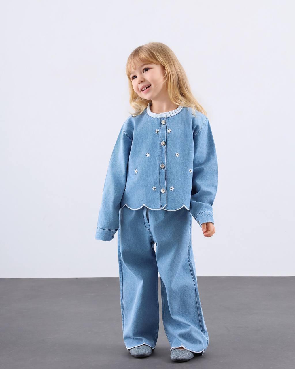 ÇİÇEK DETAYLI KOT TAKIM