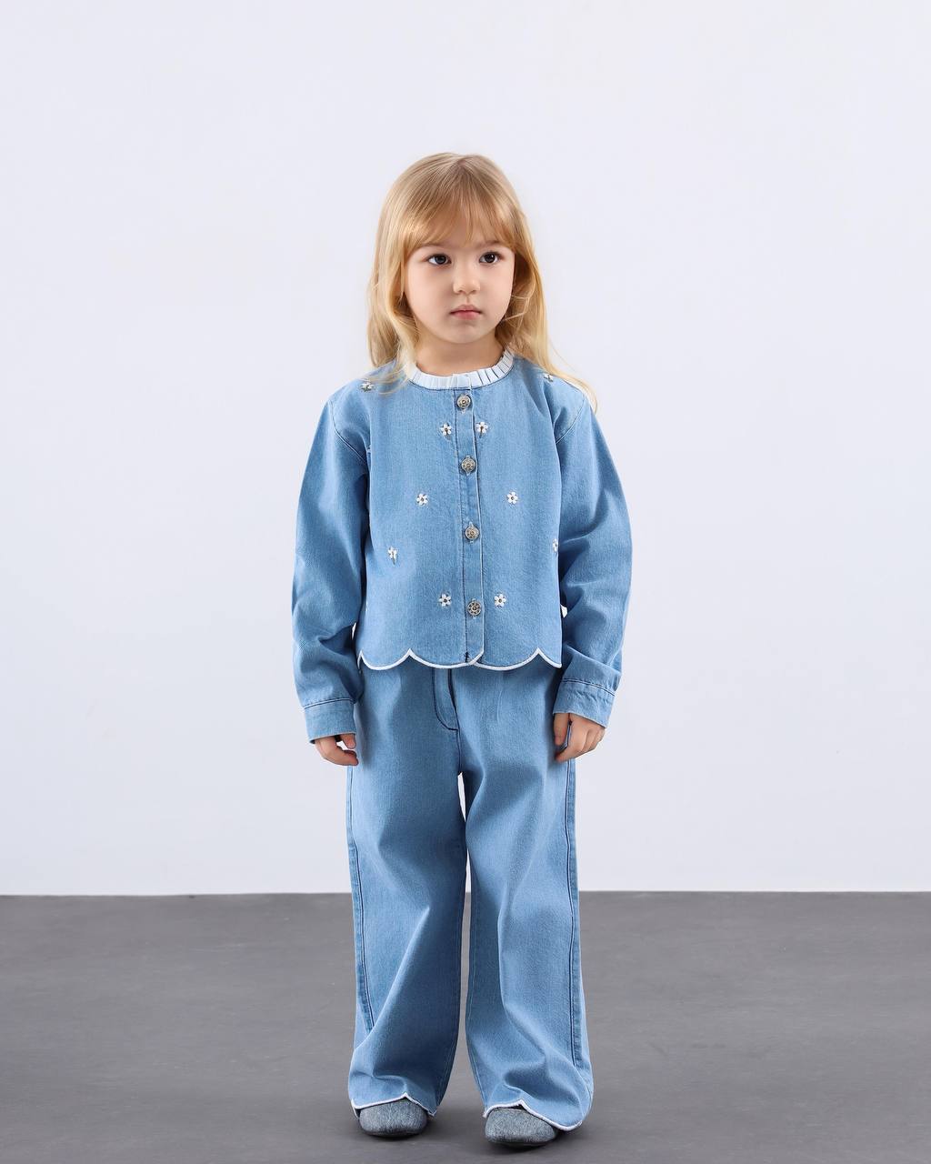 ÇİÇEK DETAYLI KOT TAKIM