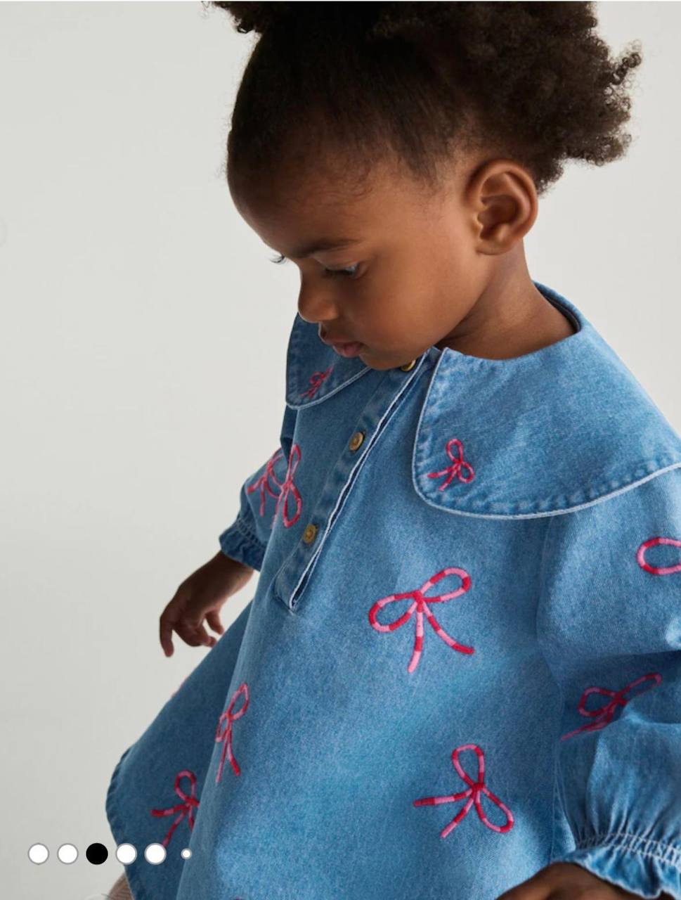 Nakış işlemeli kurdeleli elbise