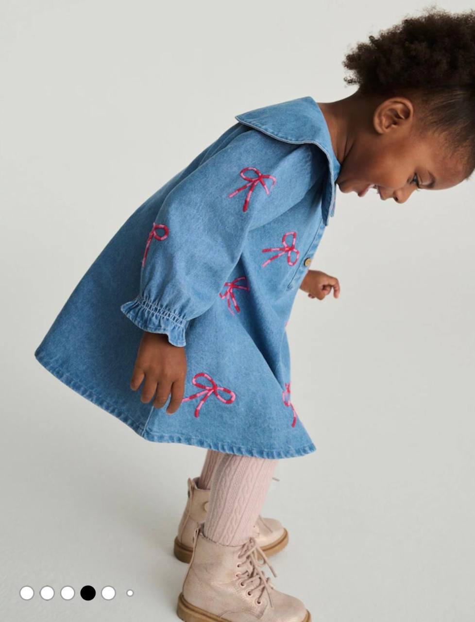 Nakış işlemeli kurdeleli elbise